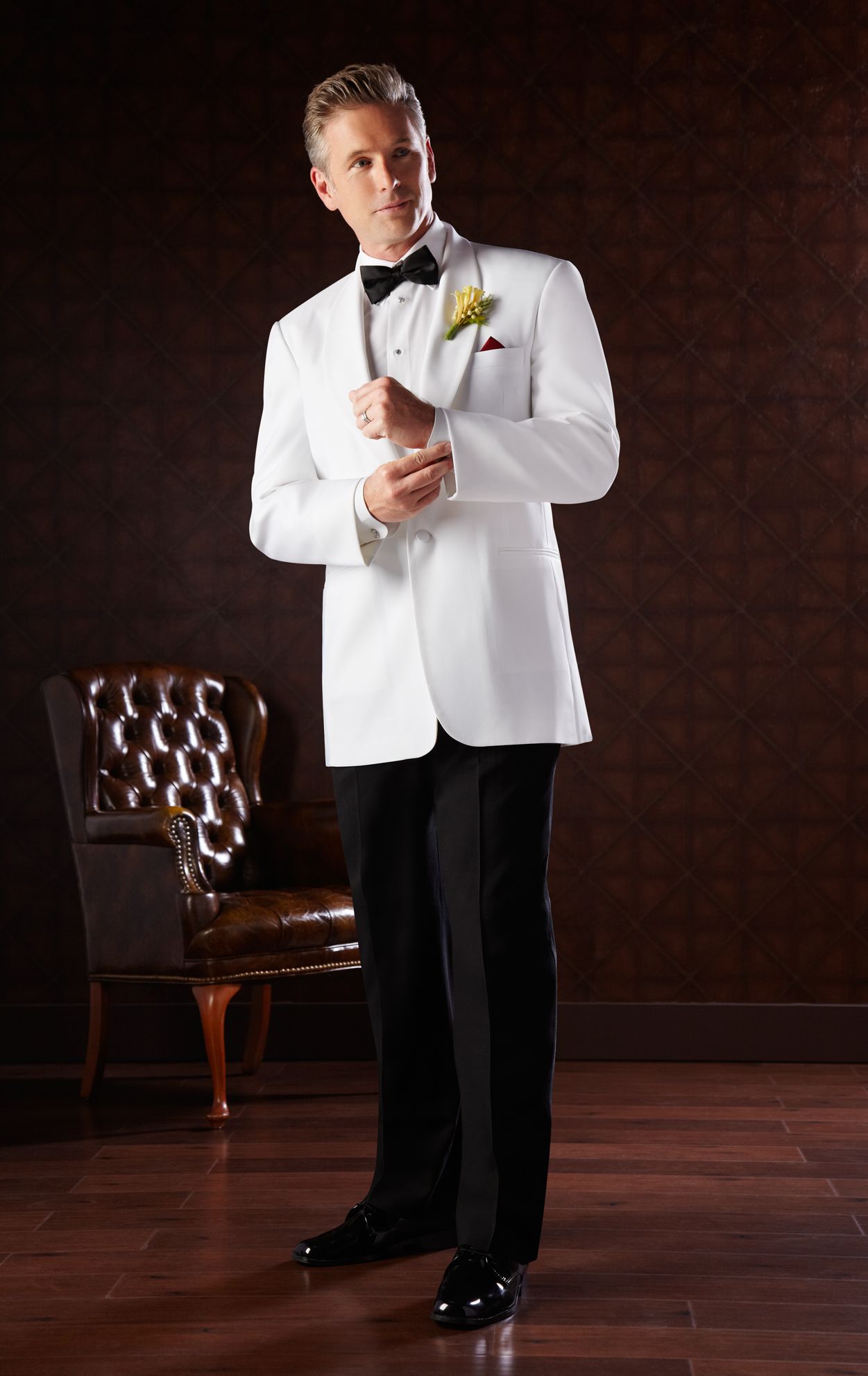 Joseph & Feiss White One-Button Shawl Lapel Dinner Jacket